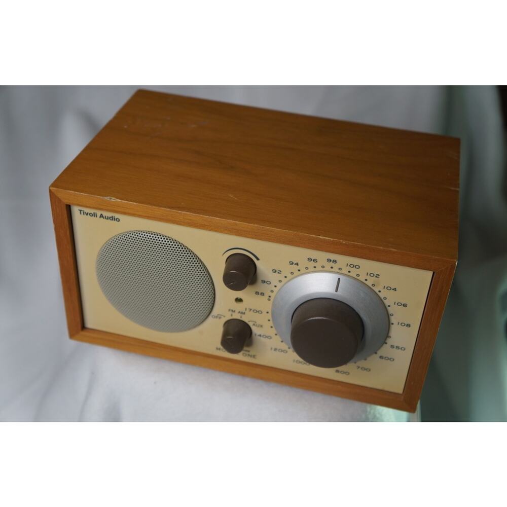 Tivoli Audio Henry Kloss Model One AM/FM Table Radio Walnut Wood Cabinet - Picture 2 of 9